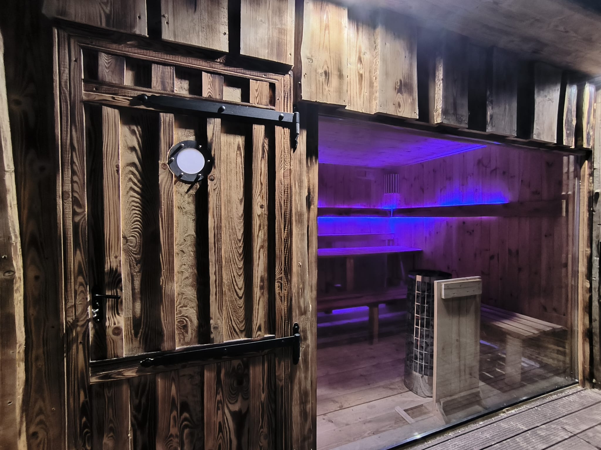 Zdjęcie sauny w MazuryGlamp Dostępnej dla gości Glampingu